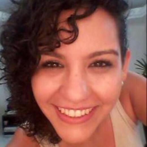 Passionate Early Childhood Assistant with experience in bilingual