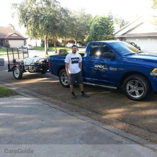 Housekeeper Provider Edwin Rincones's Profile Picture