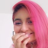 I am a teen pet sitter who loves all animals!