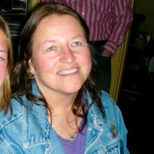 Experienced professional pet and housitter available Dog Walker, Pet