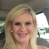 Hi there! I am an experienced professional, effecient house cleaner looking to make home sparkle!