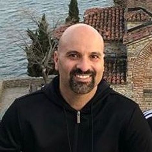 Male housekeeper Housekeeper in Orlando, FL