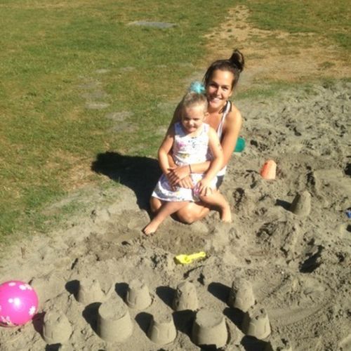 Canadian Nanny Provider Carleigh H's Profile Picture