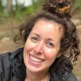 Native French speaker (30 yr.), bilingual/English. I love children, I am loving, positive and creative.
