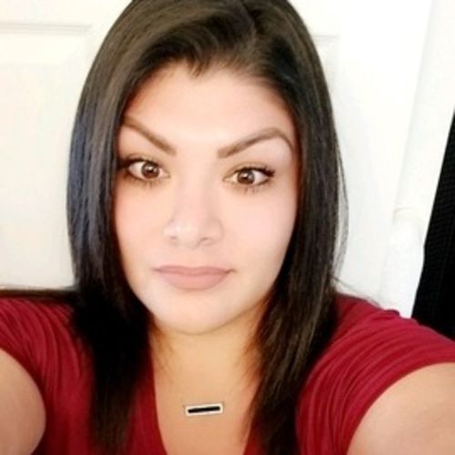 Pet Care Provider Estefany V's Profile Picture