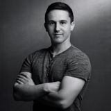My name is Ben Lipowitz and I am a Chicago based professional photographer. I love shooting real estate and portraiture.