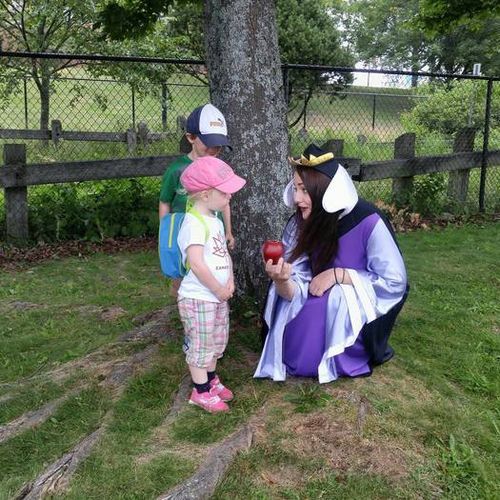 Canadian Nanny Provider Nicole W's Profile Picture