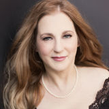 Portrait Photographer with Creative and Spacious indoor and and outdoor studio
