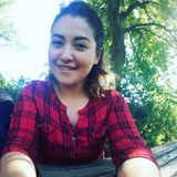 hello my name is Nadia, I love sports, I am kind, dedicated and passionate in the care of children.