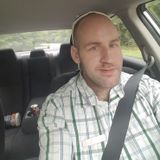 I am a 27 year old Male manager, who loves to paint and color with my niece Meira, and I love to play with kids and have fun.