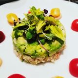 Personal chef with fine dining and meal prep experience.