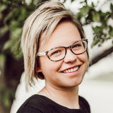 Available For a House Sitter Job in Iowa City.
