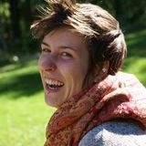 Gentle and caring bilingual nanny