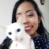 Available and with a very flexible schedule. Knowledgeable pet sitter.