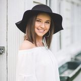 Looking For nanny/babysitting job full time, willing to transport!