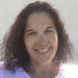 Stay at home mom looking to fill her time while benifiting another....