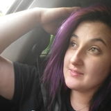 Need a caring pet sitter or dog walker? Then I'm your girl!