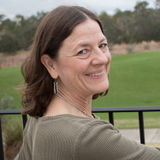 Plant Care, House or Pet Sitting, House cleaning, Care Giving, organizing, bookkeeping help to you in Santa Cruz