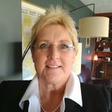 Pet sitter/walker in Bloomington, IL