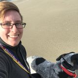 Looking to dog :)