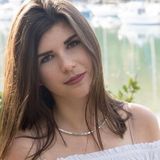 My name is Jade Selo
I'm 18 and I'm French
I offer babysitting, cooking, housekeeping, french classes, shopping