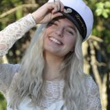 I am an international Nanny coming directly from Sweden. I can give care to all ages. I am happy, energetic and caring.