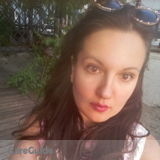 Experienced baby sitter is seeking for work.