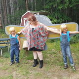 Part-time sitter available - 4 years of experience, patient, creative, fun and caring