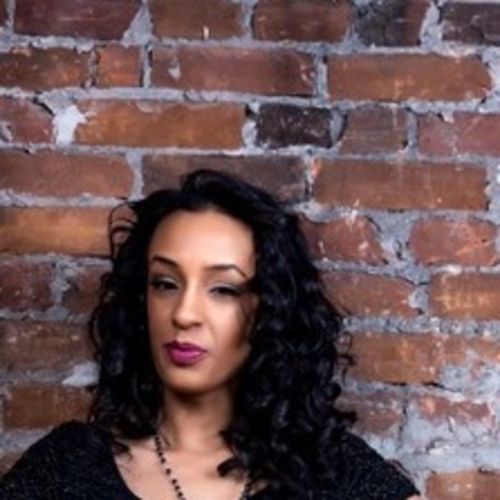 House Sitter Provider Junia Dos Santos's Profile Picture