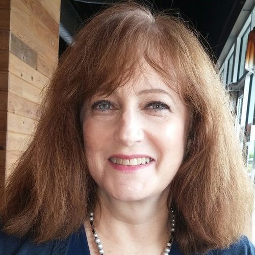 House Sitter Provider Lisa M's Profile Picture