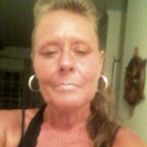 Housekeeper Provider Leonora R's Profile Picture