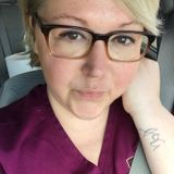 Hiii I'm Shianne! In my 30's, I grew up in the bay area and I work at a Veterinary Hospital.