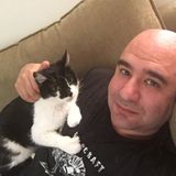 Burbank Cat Owner/Shelter Volunteer Can Feed and Play with Your Cats