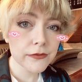 Puyallup based sitter, tidy and friendly!
