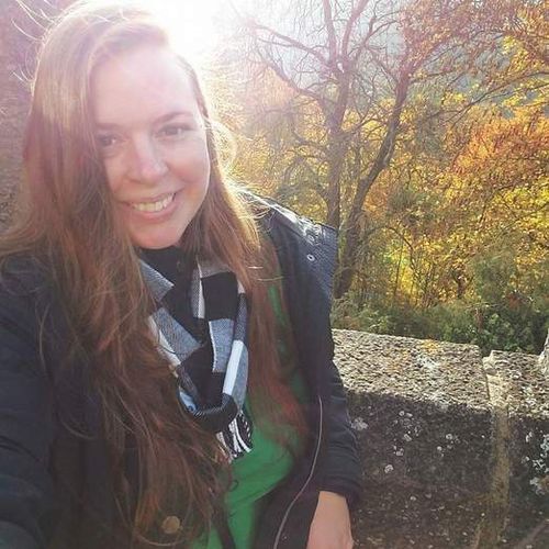 House Sitter Provider April Bell's Profile Picture
