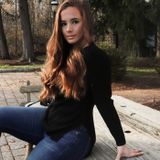 Experienced with lifestyle portraits (family and pets), promotional photography (fashion), and special events (Bridal).
