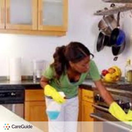 Housekeeper Provider Sasha Mayas's Profile Picture