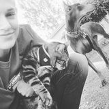 Energetic and experienced house and petsitter! Exstensive lawn care and cleaning knowledge.