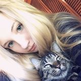 Reliable pet sitter, to help out with all your furry friends' needs.