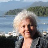 House sitting with a Heart, trustworthy professional woman to lovingly care for home, pets and plants.
