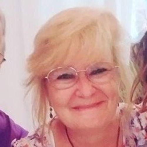 Pet Care Provider Julie W's Profile Picture