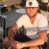 Graduate Student Looking For A Weekly Housekeeper For His One Bedroom Apartment