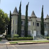 House sitter needed for our two cats. Sept 7-21. Fairfax district - Walking distance to The Grove, Melrose + Canter's Deli!