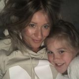 Hi! Im a full time mom/wife/business owner, a part time hairdresser/brow artist.