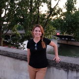 Most trustworthy and reliable house sitter, plant sitter (green thumbs), and pet sitter (animal lover) in Elk Grove