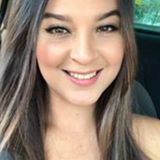 Profesional con vocacin en el cuidado de los nios, disponible.