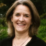 Experienced animal lover providing dog walking, feeding, overnight care, medical care, long-term assignments.