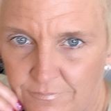 Experienced loving woman looking for positions in Naples and surrounding areas