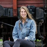Babysitter/Nanny with lots of experience. Loves kids, responsible, sporty, and creative.