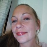 Professional cleaner looking for work.